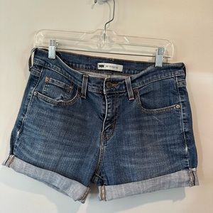 Levi’s 505 shorts sz 8M